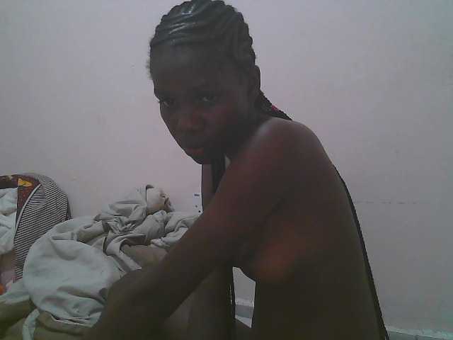 Queen-myrah live webcam show