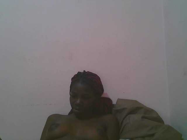 Queen-myrah live cam on BongaCams