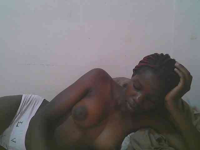 Queen-myrah webcam
