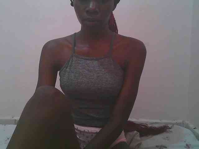 Queen-myrah webcam