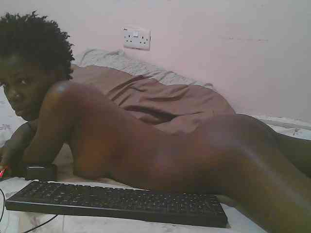 Queen-myrah webcam