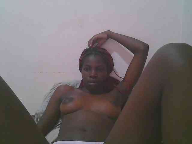 Queen-myrah webcam