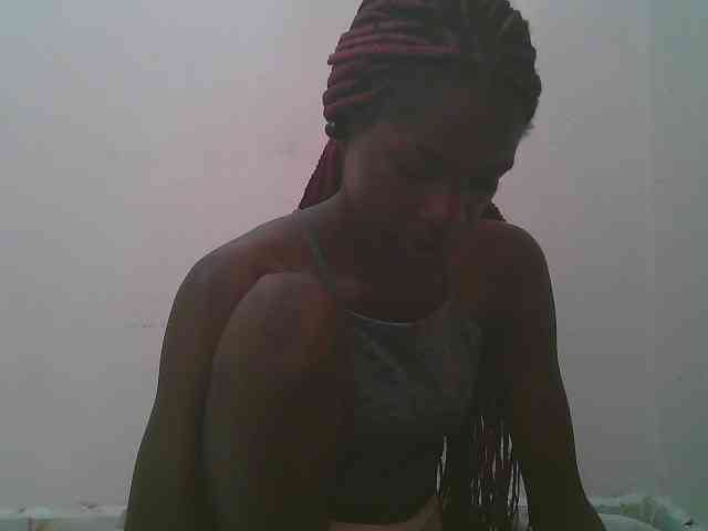 Queen-myrah webcam