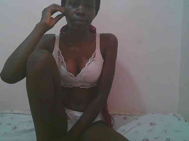 Queen-myrah webcam