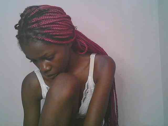 Queen-myrah webcam