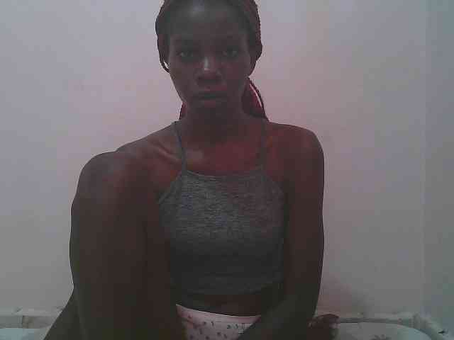 Queen-myrah webcam