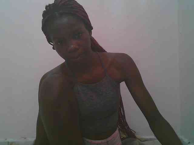 Queen-myrah webcam