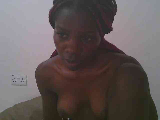 Queen-myrah webcam