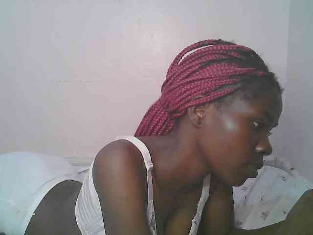 Queen-myrah webcam