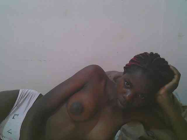 Queen-myrah webcam