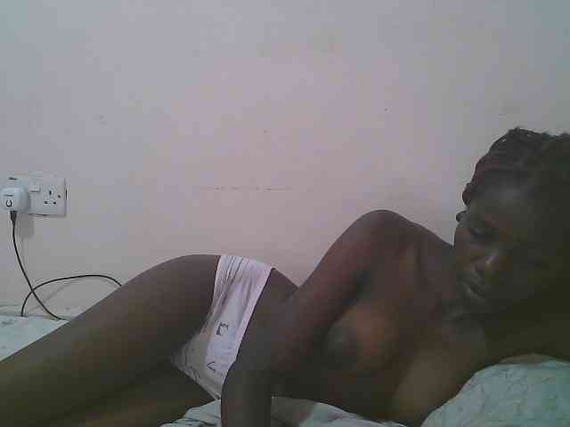 Queen-myrah webcam