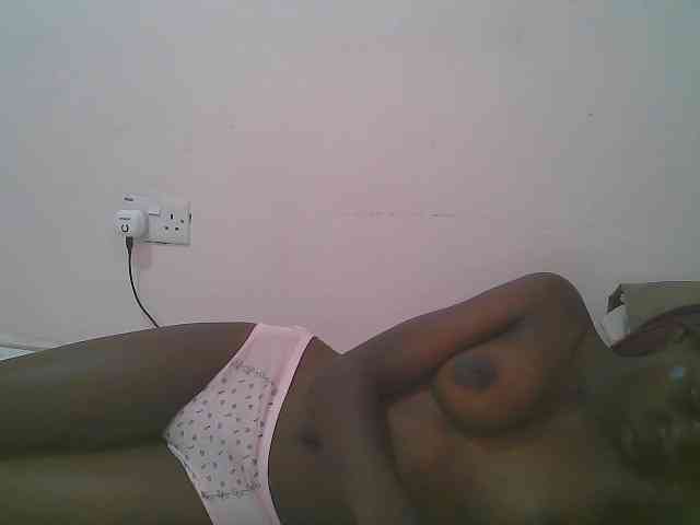 Queen-myrah webcam