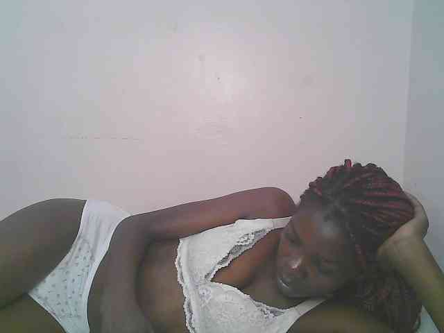 Queen-myrah webcam