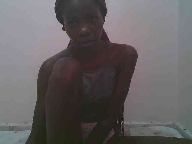Queen-myrah webcam