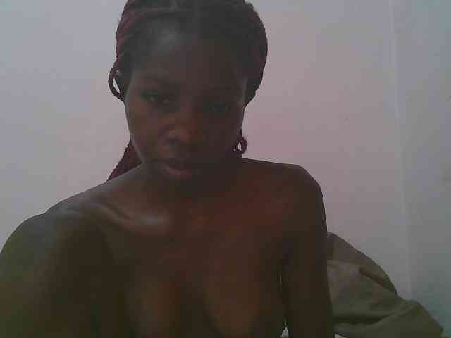 Queen-myrah webcam