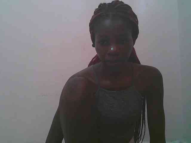 Queen-myrah webcam