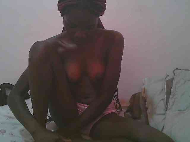 Queen-myrah webcam