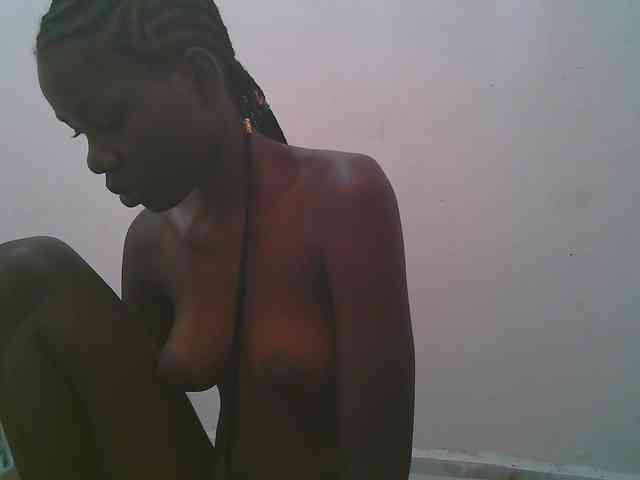Queen-myrah webcam