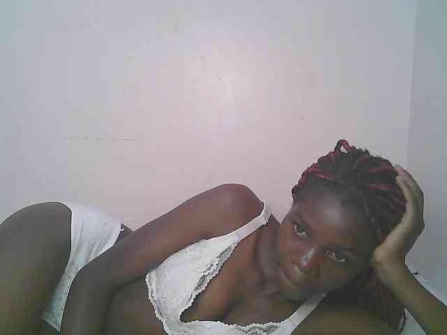 Queen-myrah webcam