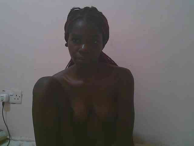 Queen-myrah webcam