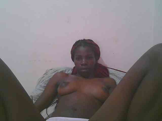 Queen-myrah webcam