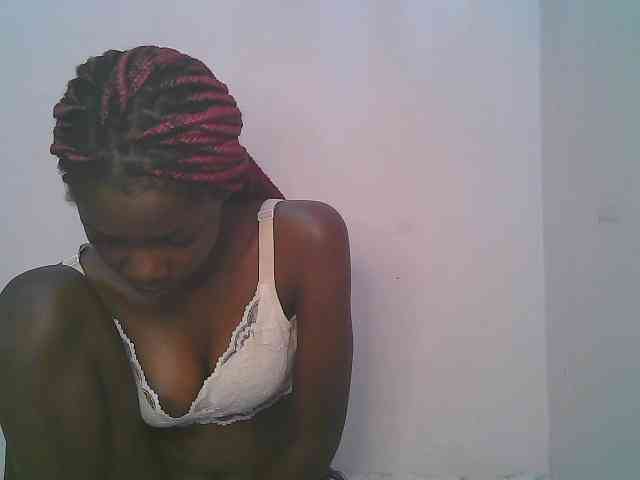 Queen-myrah webcam