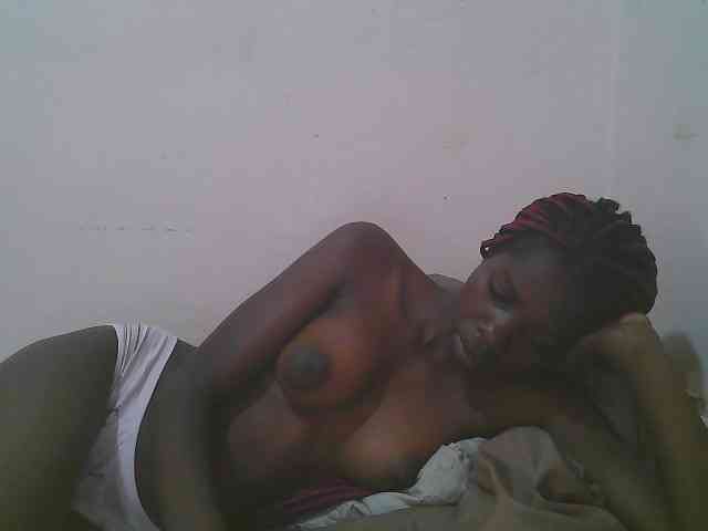 Queen-myrah webcam