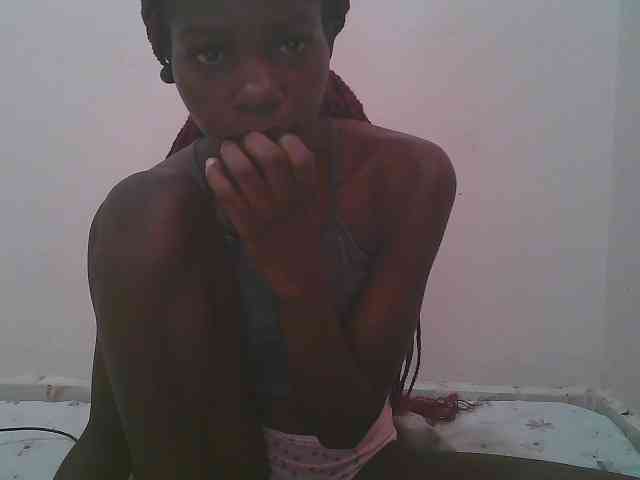 Queen-myrah webcam