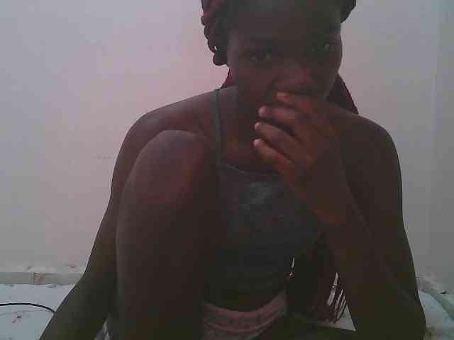 Queen-myrah webcam