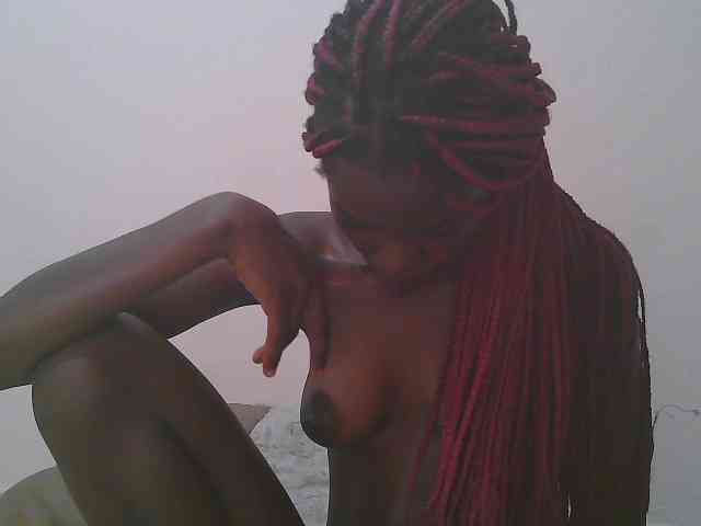 Queen-myrah webcam