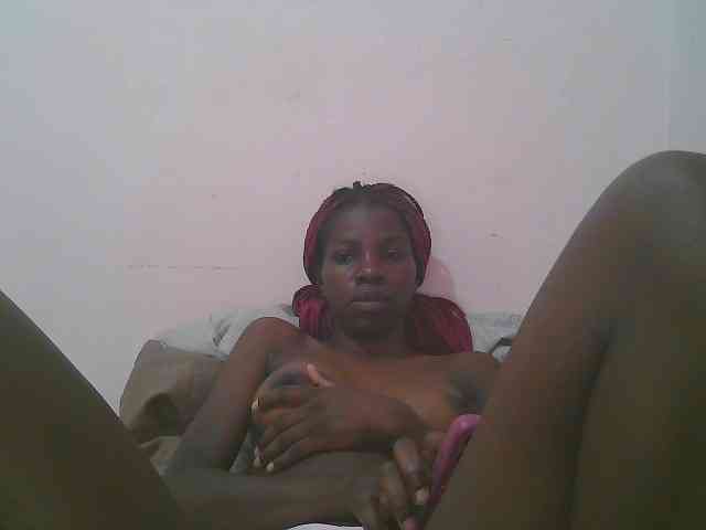 Queen-myrah webcam
