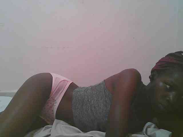 Queen-myrah webcam