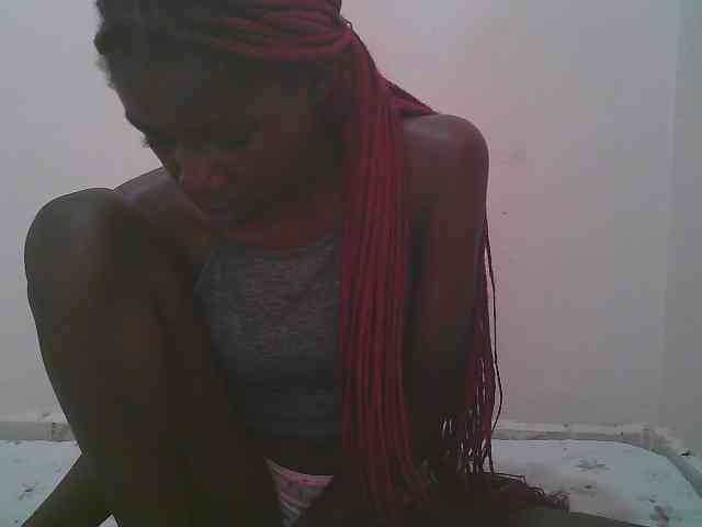 Queen-myrah webcam