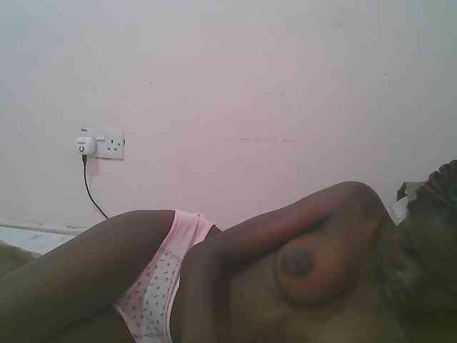 Queen-myrah webcam