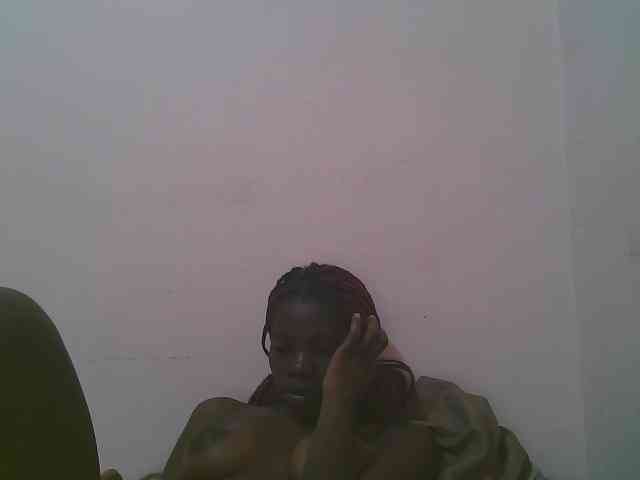 Queen-myrah webcam