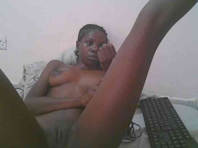 Queen-myrah webcam