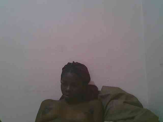 Queen-myrah webcam
