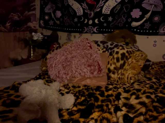 TaneshaDeglow live cam on BongaCams