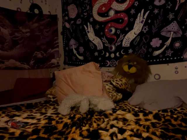 TaneshaDeglow live cam on BongaCams