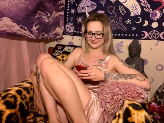 TaneshaDeglow live webcam show