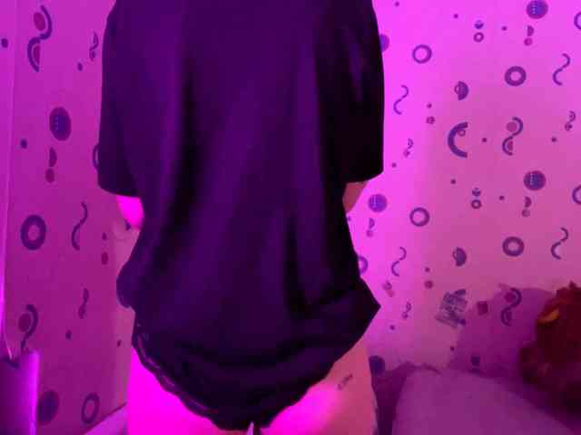 TaneshaDeglow