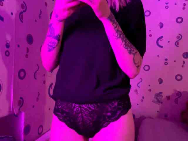 TaneshaDeglow Live Webcam on BongaCams