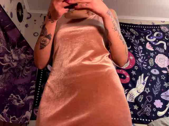 TaneshaDeglow webcam