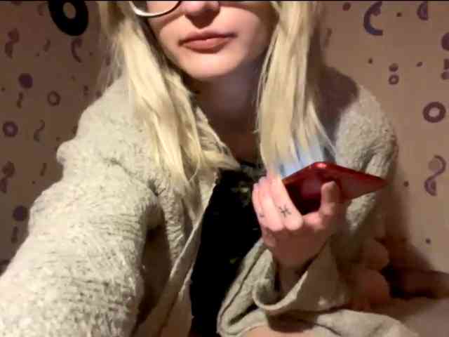 TaneshaDeglow webcam
