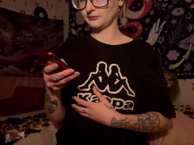 TaneshaDeglow webcam
