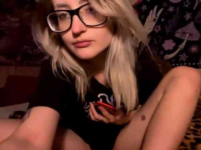 TaneshaDeglow webcam