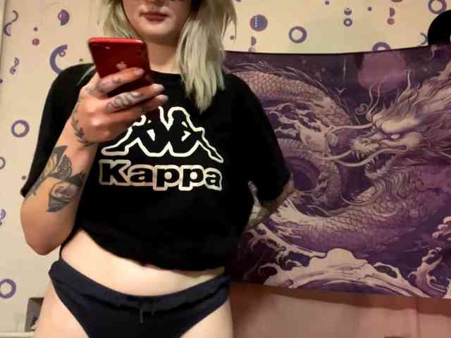 TaneshaDeglow webcam