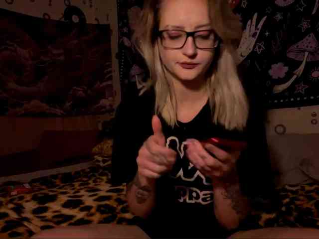 TaneshaDeglow webcam