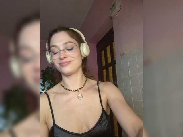 Marseline32 live cam on BongaCams