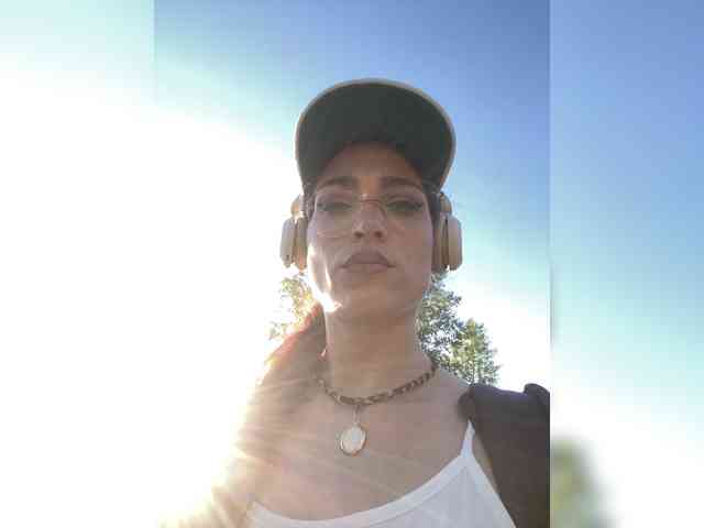 Marseline32 Live Webcam on BongaCams